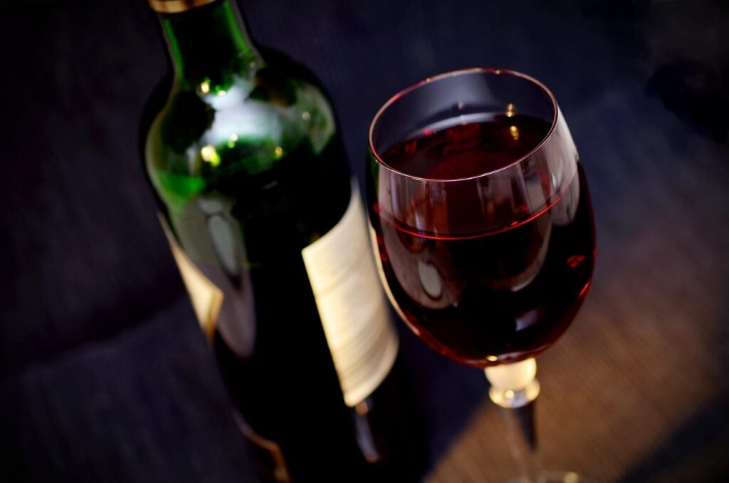 Dos restaurantes chilenos son destacados por Wine Spectator en sus premios 2025