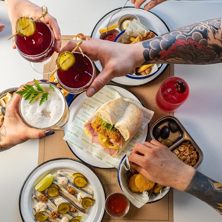 3 Son Multitud: el pop-up de mujeres que se tomará La Barra de Pickles