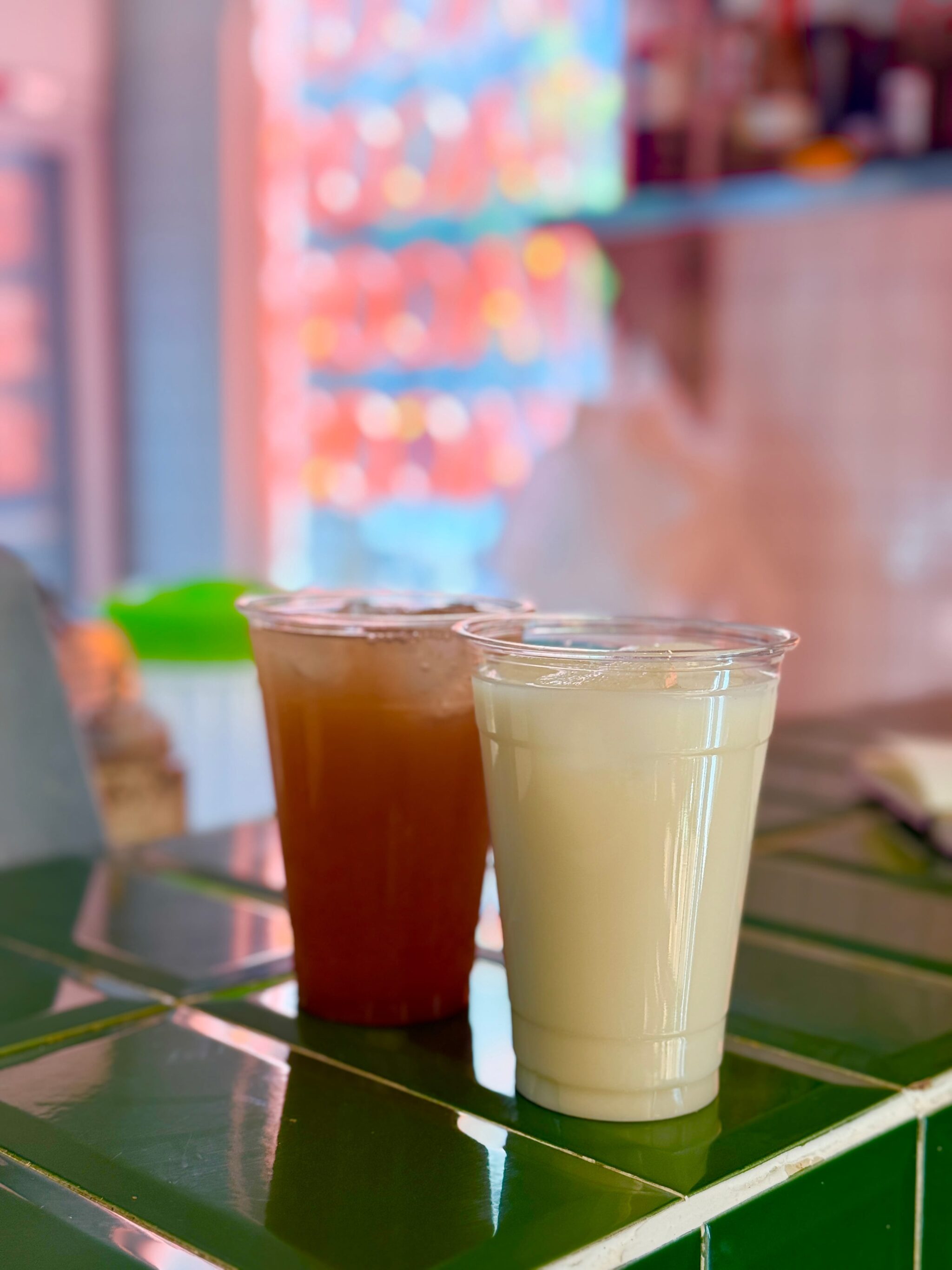 Agua de tamarindo y horchata