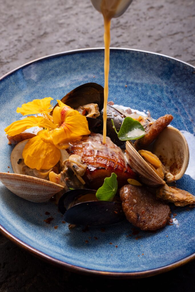 Hotel AWA de Puerto Varas llega con los sabores del sur al restaurante La Mesa