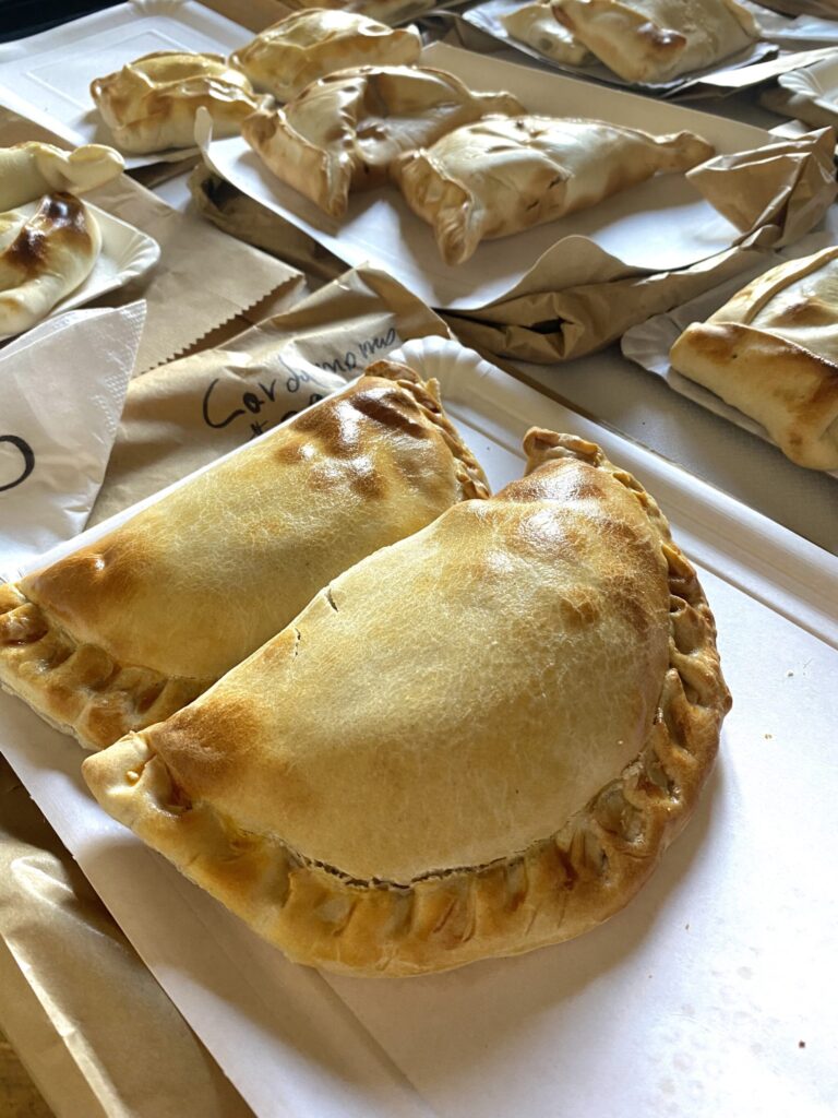 En busca de la Mejor Empanada 2025 del gran Santiago