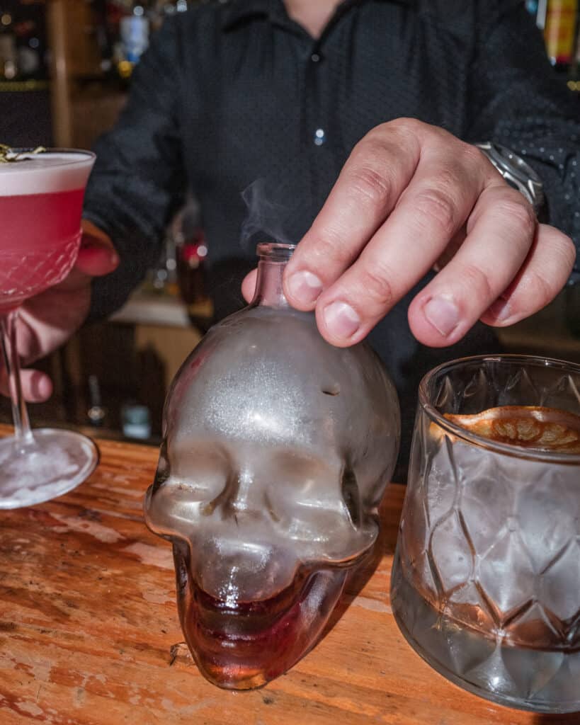 Hidden Bar: Así es el speakeasy más longevo de Santiago