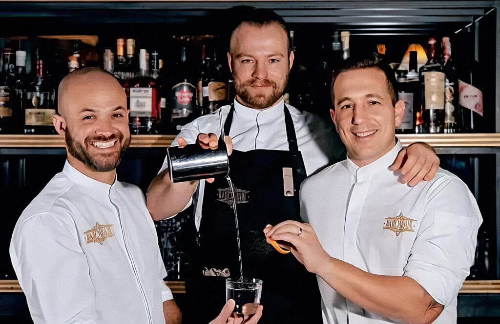 Coctelería de otro nivel: Handshake Speakeasy (2° del mundo) aterriza en Chile por primera vez