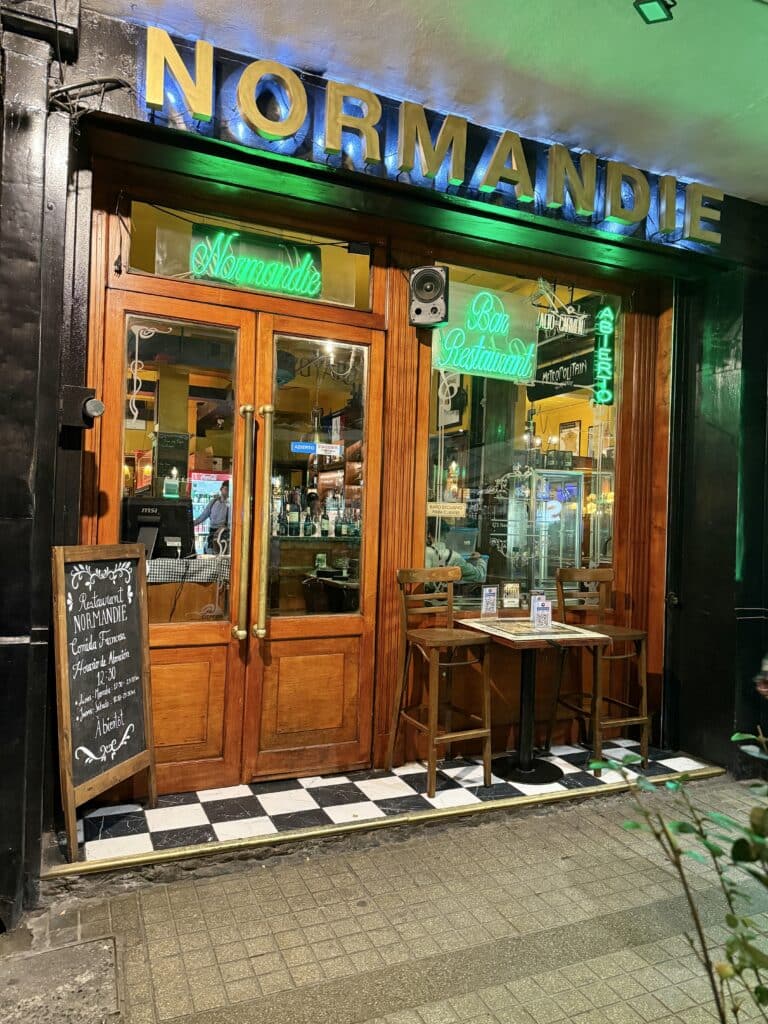 Normandie: una inoxidable brasserie francesa en Providencia