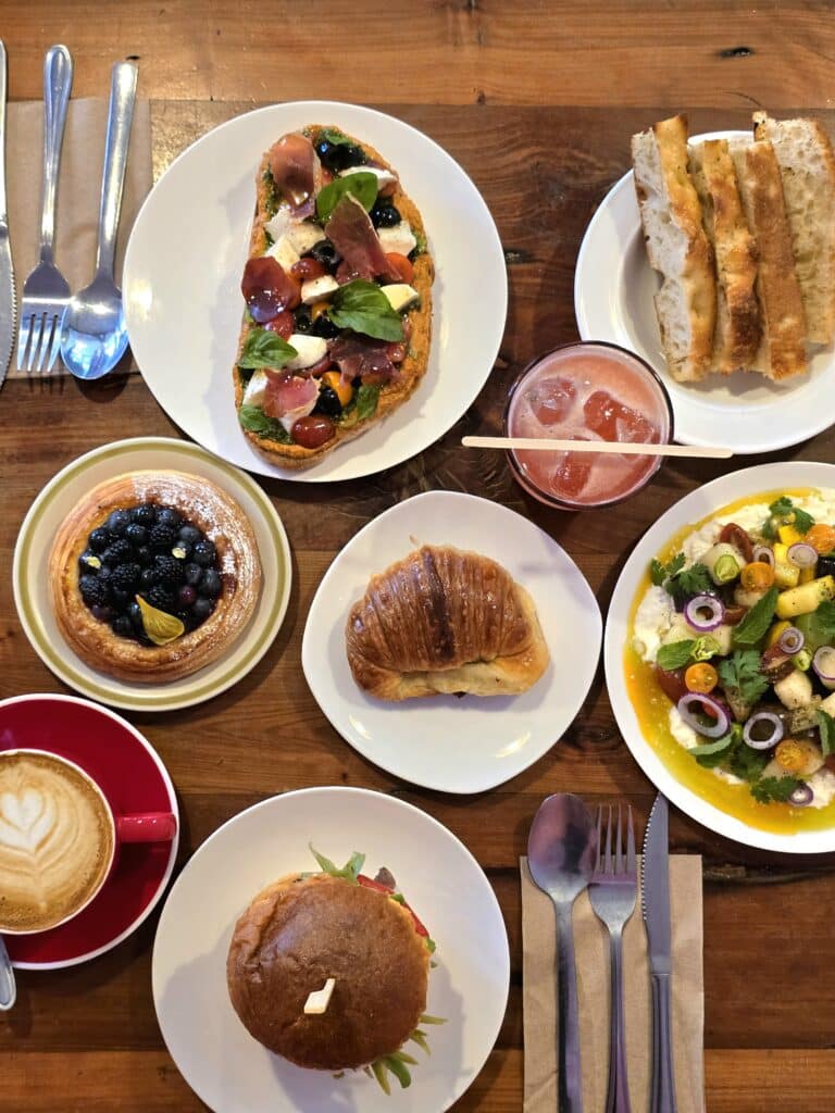 Mirlo: el brunch de barrio que enamora a los vecinos de Providencia