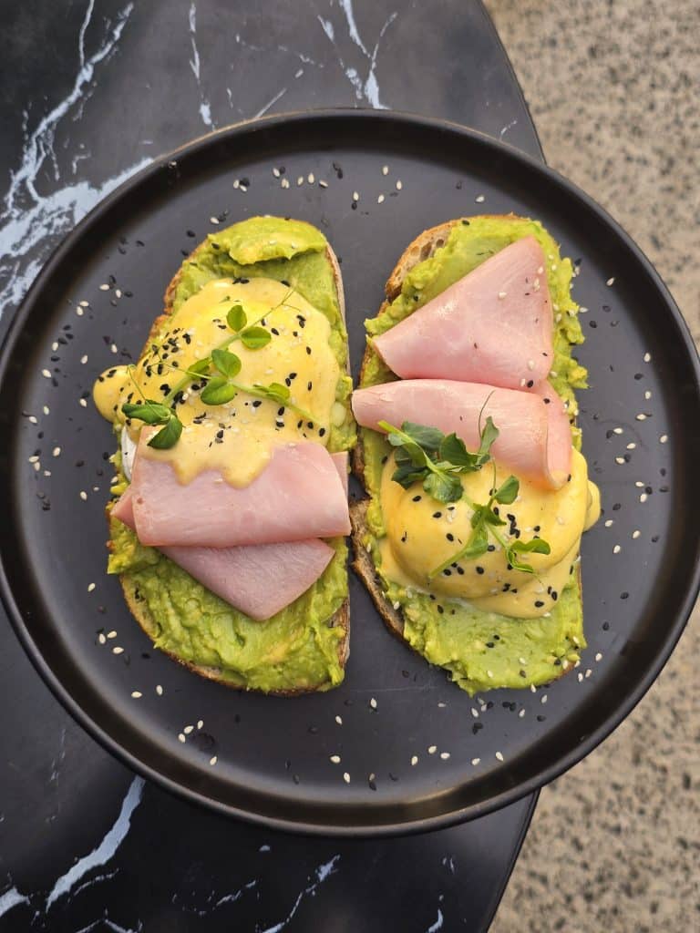 Huevos Benedictinos