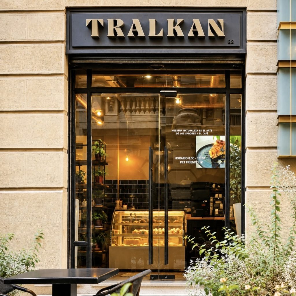 Tralkán: cafetería de especialidad en un histórico edificio de Barrio La Bolsa